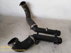 Gebruikte Intercooler Slang Peugeot 407 (6D) 1.6 HDi 16V Prijs € 75,00 Margeregeling aangeboden door Fa. Klijnstra & Zn. VOF