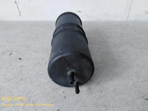 Gebruikte Koolstoffilter Peugeot 406 (8B) 2.0 S,SL,ST,STX 16V Prijs € 45,00 Margeregeling aangeboden door Fa. Klijnstra & Zn. VOF