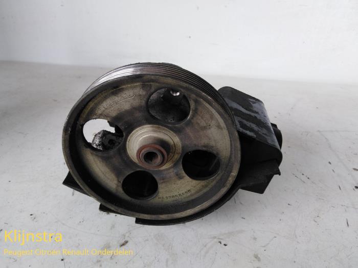 Gebruikte Pomp Servo Peugeot 206 (2A/C/H/J/S) 1.1 XN,XR Prijs € 65,00 Margeregeling aangeboden door Fa. Klijnstra & Zn. VOF