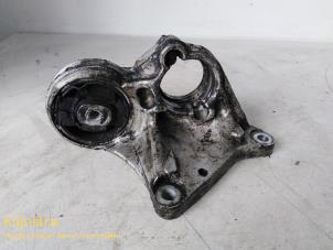 Gebruikte Motorsteun Peugeot 307 (3A/C/D) 2.0 HDi 90 Prijs op aanvraag aangeboden door Fa. Klijnstra & Zn. VOF