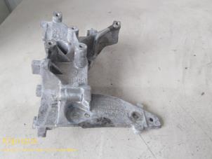 Gebruikte Dynamosteun boven Peugeot 2008 (CU) Prijs op aanvraag aangeboden door Fa. Klijnstra & Zn. VOF