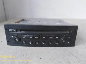 Gebruikte Radio CD Speler Peugeot 206 (2A/C/H/J/S) 1.4 HDi Prijs op aanvraag aangeboden door Fa. Klijnstra & Zn. VOF