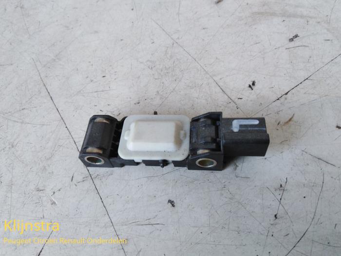 Gebruikte Sensor Airbag Renault Clio Prijs € 35,00 Margeregeling aangeboden door Fa. Klijnstra & Zn. VOF