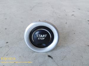 Gebruikte Start/Stop schakelaar Renault Espace (JK) 2.2 dCi 16V Prijs op aanvraag aangeboden door Fa. Klijnstra & Zn. VOF