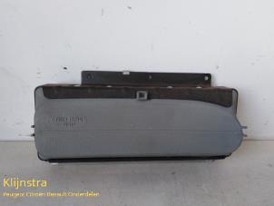 Gebruikte Airbag knie rechts Renault Megane Scenic Prijs op aanvraag aangeboden door Fa. Klijnstra & Zn. VOF