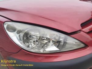 Gebruikte Rechter Koplamp Peugeot 307 Break (3E) 1.4 HDi Prijs op aanvraag aangeboden door Fa. Klijnstra & Zn. VOF