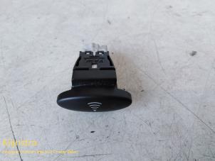 Gebruikte Alarm sensor Citroen C5 I Berline (DC) 2.0 16V Prijs op aanvraag aangeboden door Fa. Klijnstra & Zn. VOF