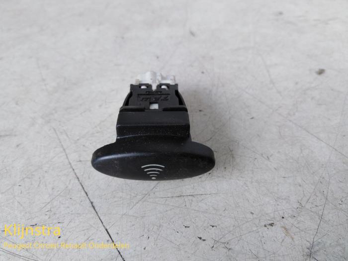 Gebruikte Alarm sensor Citroen C5 Prijs op aanvraag aangeboden door Fa. Klijnstra & Zn. VOF