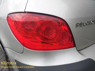 Gebruikte Achterlicht links Peugeot 307 (3A/C/D) 1.6 16V Prijs op aanvraag aangeboden door Fa. Klijnstra & Zn. VOF