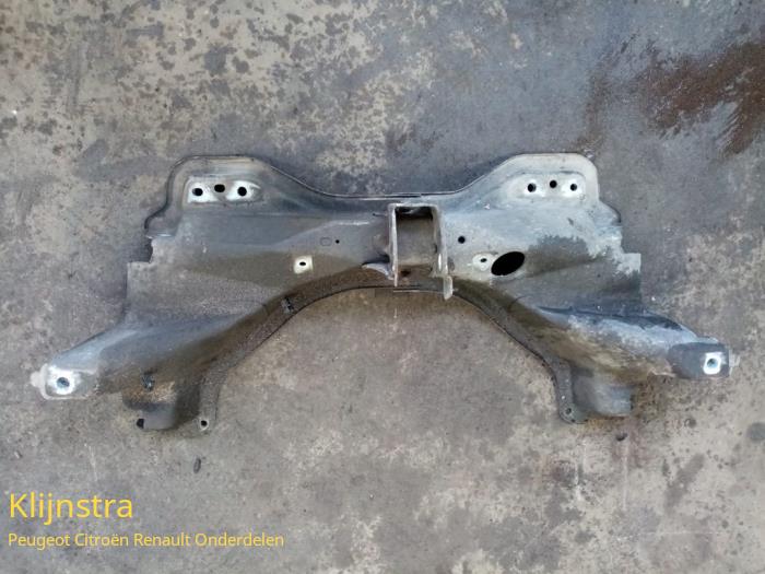 Gebruikte Subframe Renault Twingo (C06) 1.2 Prijs op aanvraag aangeboden door Fa. Klijnstra & Zn. VOF