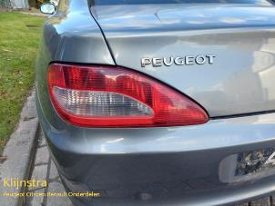Gebruikte Achterlicht links Peugeot 406 Coupé (8C) 2.0 16V Prijs op aanvraag aangeboden door Fa. Klijnstra & Zn. VOF