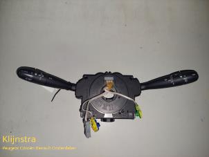 Gebruikte Combischakelaar Stuurkolom Peugeot 206 (2A/C/H/J/S) 1.4 XR,XS,XT,Gentry Prijs op aanvraag aangeboden door Fa. Klijnstra & Zn. VOF