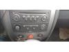 Radio van een Renault Megane II (BM/CM), 2002 / 2009 2.0 16V, Hatchback, Benzine, 1.998cc, 100kW (136pk), FWD, F4R770; EURO4; F4R771, 2002-11 / 2005-12, BM0U; BM1N 2005