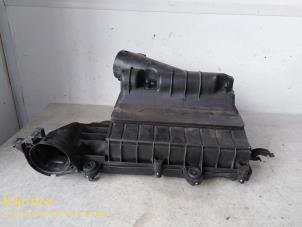 Gebruikte Luchtfilterhuis Peugeot 206 (2A/C/H/J/S) 1.4 HDi Prijs € 65,00 Margeregeling aangeboden door Fa. Klijnstra & Zn. VOF