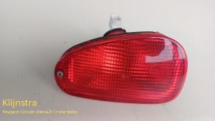 Gebruikte Mistachterlicht Renault Espace (JE) 2.2 dT 12V Prijs € 45,00 Margeregeling aangeboden door Fa. Klijnstra & Zn. VOF