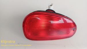 Gebruikte Mistachterlicht Renault Espace (JE) 2.2 dT 12V Prijs € 45,00 Margeregeling aangeboden door Fa. Klijnstra & Zn. VOF