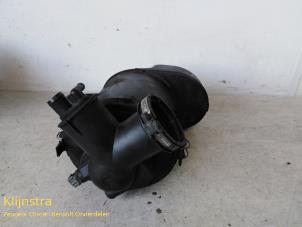 Gebruikte Luchtfilterhuis Peugeot 306 Break (7E) 1.6i XR,XT,ST Prijs € 75,00 Margeregeling aangeboden door Fa. Klijnstra & Zn. VOF