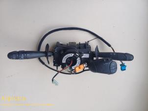 Gebruikte Licht + Raw Schakelaar Renault Kangoo Express (FC) 1.5 dCi 80 Prijs op aanvraag aangeboden door Fa. Klijnstra & Zn. VOF