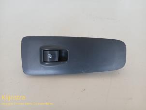 Gebruikte Elektrisch Raam Schakelaar Fiat Ducato (250) 2.2 D 100 Multijet Euro 4 Prijs op aanvraag aangeboden door Fa. Klijnstra & Zn. VOF