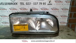 O74399 Gebruikte rechter koplamp Volvo 850