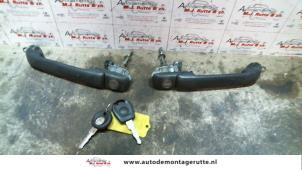 O79723 Gebruikte portiergreep 2deurs links Volkswagen Golf