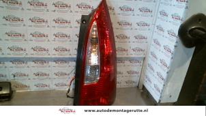 O95021 Gebruikte achterlicht rechts Mazda Premacy