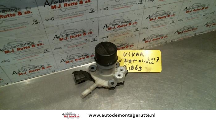 Gebruikte Adblue pomp Opel Vivaro O121116