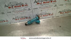 O121627 Gebruikte injector (benzine injectie) Peugeot 107