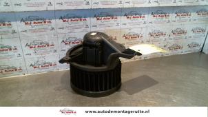 Gebruikte Chaufage Ventilatiemotor Citroen Berlingo 1.9 D Prijs € 35,00 Margeregeling aangeboden door Autodemontage M.J. Rutte B.V.