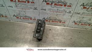 O98629 Gebruikte schakelaar koplamp ihv Renault Trafic