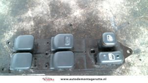 O109704 Gebruikte schakelblok ruiten Toyota Prius