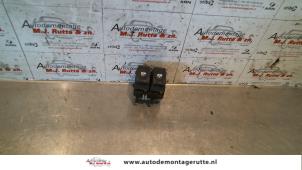 O109296 Gebruikte combischakelaar ramen Renault Twingo
