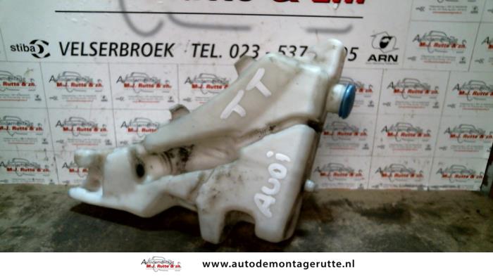 Gebruikte Ruitensproeiertank voor Audi TT O115024