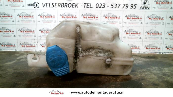 Gebruikte Ruitensproeiertank voor Audi TT O115024