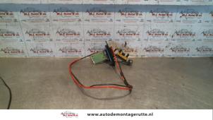 O131257 Gebruikte kachel weerstand Renault Twingo