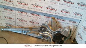 O77882 Gebruikte ruitmechaniek 2deurs links-voor Toyota Corolla