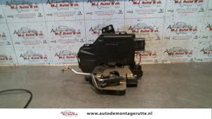 O83513 Gebruikte portierslot mechaniek 4deurs rechts-voor Audi A6