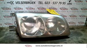 O73840 Gebruikte rechter koplamp Hyundai Trajet