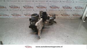 O123407 Gebruikte gasklephuis Daihatsu Young RV