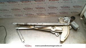 O78481 Gebruikte raammechaniek 4deurs links-voor Daihatsu Young RV