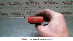 O104413 Gebruikte gevarenlicht schakelaar Landrover Freelander