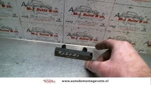 Gebruikte Antenne Versterker Renault Megane II Grandtour (KM) 2.0 16V Prijs op aanvraag aangeboden door Autodemontage M.J. Rutte B.V.