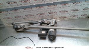 O118809 Gebruikte ruitenwismotor+mechaniek Hyundai Highway Van