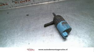 O115599 Gebruikte ruitensproeierpomp voor Volvo S40/V40