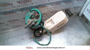 O120725 Gebruikte brandstofpomp elektrisch Nissan Primera