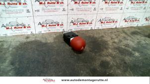 O104499 Gebruikte paniekverlichtings schakelaar Renault Twingo