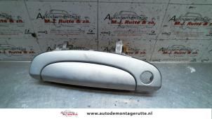 O80208 Gebruikte portiergreep 4deurs links-voor Hyundai Getz