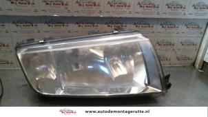 O73933 Gebruikte rechter koplamp Skoda Fabia