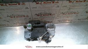O82495 Gebruikte slotmechaniek portier 2deurs links Peugeot 307