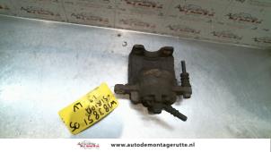 O112034 Gebruikte remklauw (tang) links-voor Daihatsu Sirion